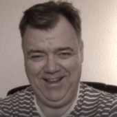 ÖÁ hlæjandi brúnn